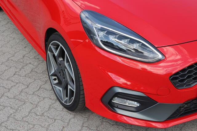 Ford FIESTA 1.5 EcoBoost ST-3 | NL Auto | Achteruitrijcamera | elektrische ramen | stoelverwarming voorin | airco |
