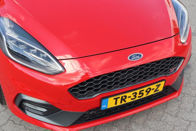 Ford FIESTA 1.5 EcoBoost ST-3 | NL Auto | Achteruitrijcamera | elektrische ramen | stoelverwarming voorin | airco |