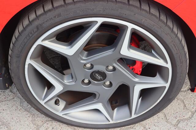 Ford FIESTA 1.5 EcoBoost ST-3 | NL Auto | Achteruitrijcamera | elektrische ramen | stoelverwarming voorin | airco |