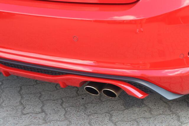 Ford FIESTA 1.5 EcoBoost ST-3 | NL Auto | Achteruitrijcamera | elektrische ramen | stoelverwarming voorin | airco |