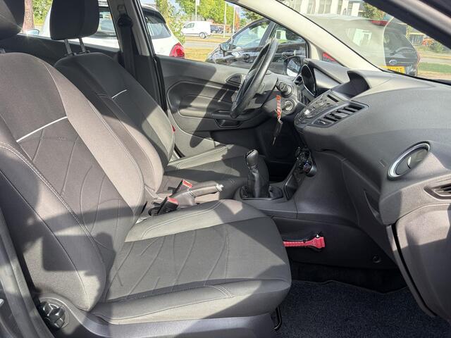 Ford FIESTA 1.0 Style Ultimate 2e Eigenaar l Navi l Airco l Cruise l Lm velgen l Pdc V+A l N.A.P l 5 Deurs l Weinig km l Zeer Zuinig l Apk tot 04-2027