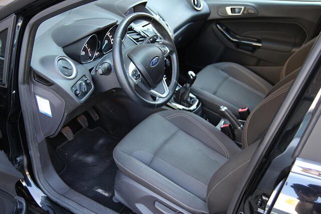 Ford FIESTA 1.0 EcoBoost 100pk Titanium | NL-auto | 5 deuren | Cruise control | Climate control | Centr. deurvergr. | Elek. ramen | Lichtm. velgen | Navigatie |