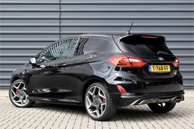 Ford FIESTA 1.5 ST-3 200pk | Recaro Seats | Bang & Olufsen | Keyless Entry & Start | Camera | Stoel + Stuur verwarming |