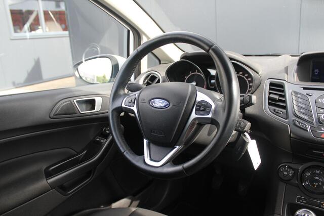 Ford FIESTA 1.0 Style Ultimate | Incl. 12 maanden garantie | Dealer onderhouden | Cruise control | Parkeersensoren | Airco | Verwamde voorruit | Bluetooth | Navigatie