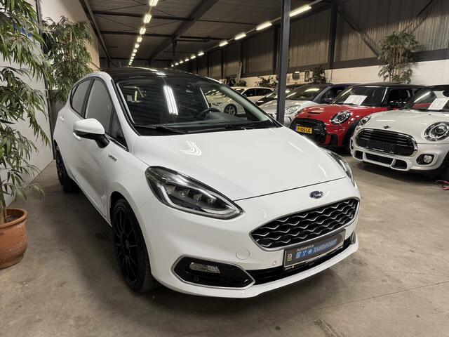 Ford FIESTA 1.0 EcoBoost Hybrid Vignale // Pano // Vol Led