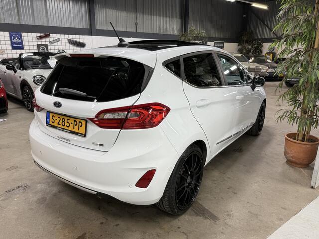 Ford FIESTA 1.0 EcoBoost Hybrid Vignale // Pano // Vol Led