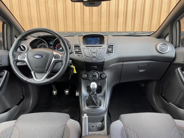 Ford FIESTA 1.0 EcoBoost ST Line | Trekhaak | Airconditioning | Bluetooth | Cruise Control | Navigatie |