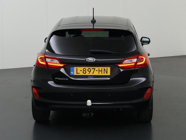 Ford FIESTA 1.0 EcoBoost Titanium 95pk | Winterpakket | Navigatie | Trekhaak | Parkeersensoren voor en achter |