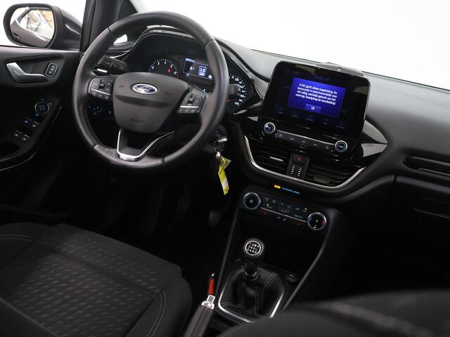Ford FIESTA 1.0 EcoBoost Titanium 95pk | Winterpakket | Navigatie | Trekhaak | Parkeersensoren voor en achter |