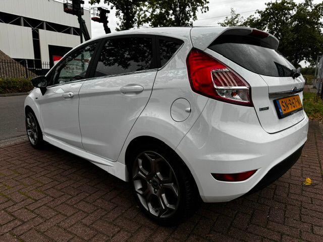 Ford FIESTA 1.0 EcoBoost 5deurs Titanium Automaat ST-Line Airco,Stoelverwarming,Two Tone Zwart dak