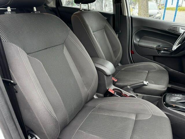 Ford FIESTA 1.0 EcoBoost 5deurs Titanium Automaat ST-Line Airco,Stoelverwarming,Two Tone Zwart dak