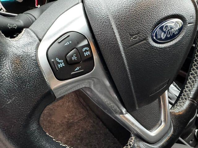 Ford FIESTA 1.0 EcoBoost 5deurs Titanium Automaat ST-Line Airco,Stoelverwarming,Two Tone Zwart dak
