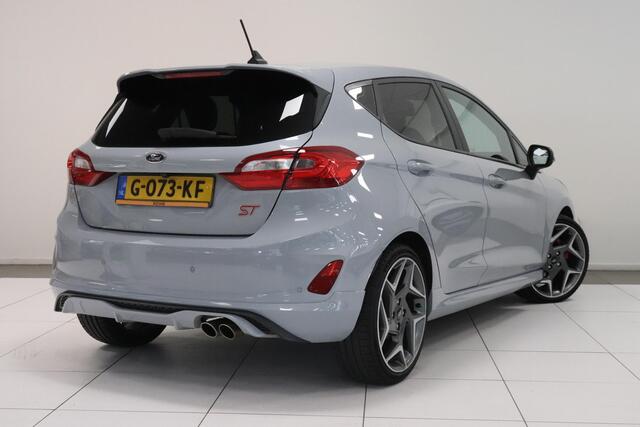 Ford FIESTA 1.5 EcoBoost ST-3 | Camera | Sportstoelen | Pack winter | LED | 18"lichtmetaal | Navi | AppleCarplay AndroidAuto | B&O Audio |