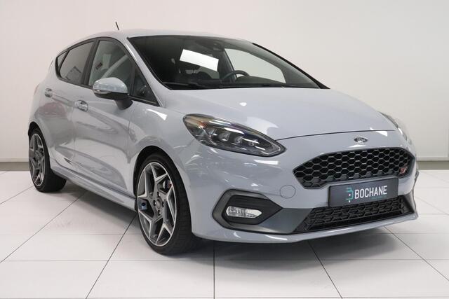 Ford FIESTA 1.5 EcoBoost ST-3 | Camera | Sportstoelen | Pack winter | LED | 18"lichtmetaal | Navi | AppleCarplay AndroidAuto | B&O Audio |