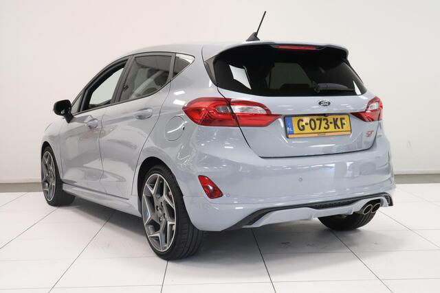 Ford FIESTA 1.5 EcoBoost ST-3 | Camera | Sportstoelen | Pack winter | LED | 18"lichtmetaal | Navi | AppleCarplay AndroidAuto | B&O Audio |