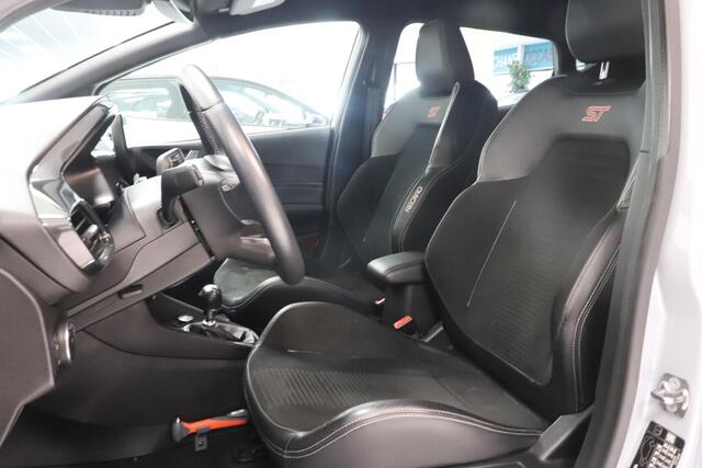 Ford FIESTA 1.5 EcoBoost ST-3 | Camera | Sportstoelen | Pack winter | LED | 18"lichtmetaal | Navi | AppleCarplay AndroidAuto | B&O Audio |