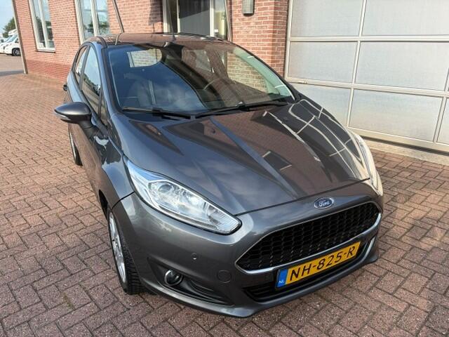 Ford FIESTA 1.0 Style Ultimate Cruise-controle / Parkeersensoren / Navigatie