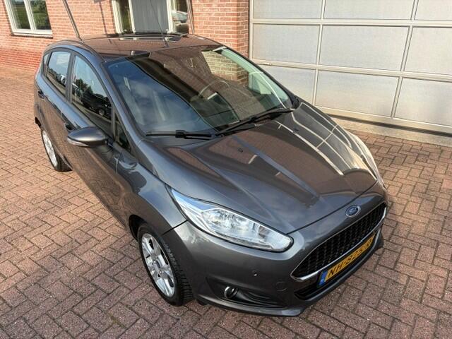 Ford FIESTA 1.0 Style Ultimate Cruise-controle / Parkeersensoren / Navigatie