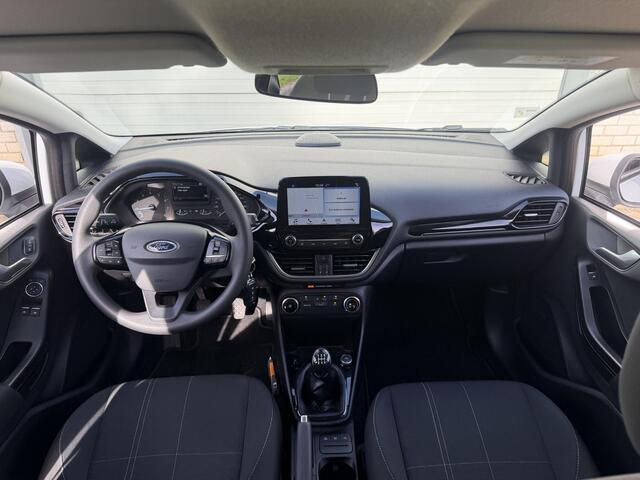 Ford FIESTA 1.1 Trend / All season banden / Apple Carplay & Android Auto / Cruise Control / Fabrieksnavigatie /