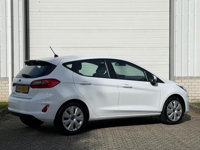 Ford FIESTA 1.1 Trend / All season banden / Apple Carplay & Android Auto / Cruise Control / Fabrieksnavigatie /