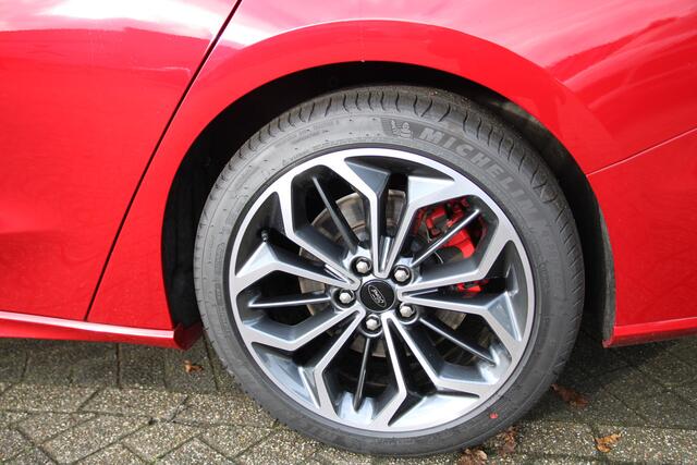 Ford FOCUS Wagon 1.0 EcoBoost 125 PK Hybrid ST Line WINTERPAKKET 18-INCH BLIS B&O AUDIO