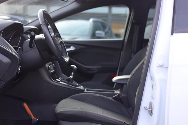 Ford FOCUS Wagon 1.5 ST-LINE | NAVI | CARPLAY | 1e EIGENAAR!