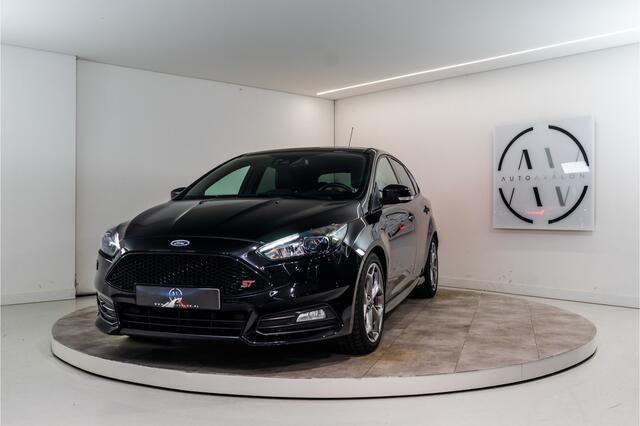 Ford FOCUS 2.0 ST 251PK | Bull X | HG Tune | Carplay | Leder | Garantie