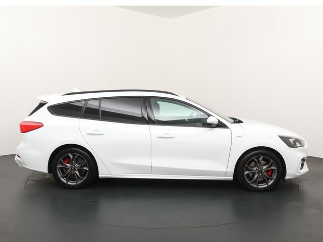 Ford FOCUS Wagon 1.0 EcoBoost ST Line Business | Climate Control | Rode remklauwen | Navigatie | Privacy glass | ISOFIX |