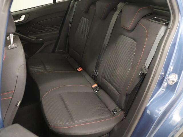Ford FOCUS 1.0 EcoBoost Hybrid ST Line | Winterpakket | Cruise Control Adaptief | Parkeercamera | Navigatie |