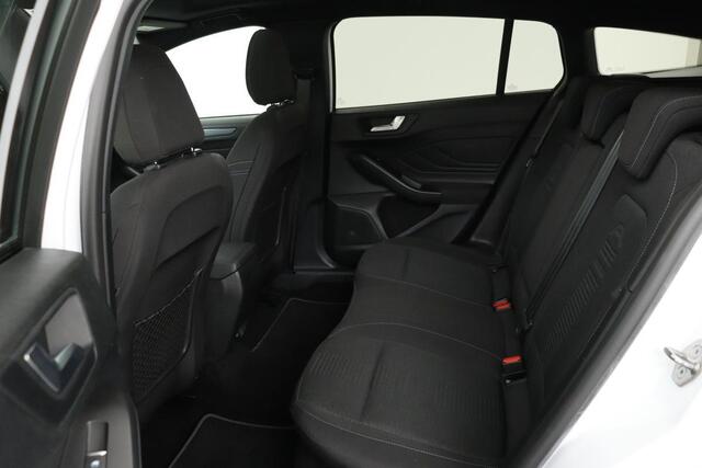 Ford FOCUS 1.0 EcoBoost Active | Panoramadak | Adaptive cruise | Camera | Carplay | Navigatie | Keyless | Full LED | Comfortstoelen