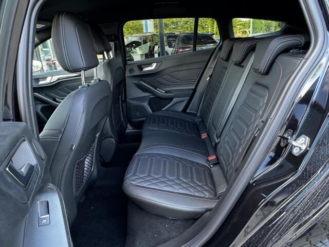 Ford FOCUS Wagon 1.0 EcoBoost Hybrid ST Line X | Wegklapbare Trekhaak | Winter Pack | 18" Lichtmetalen Velgen | Apple Carplay | Android Auto | ¤3500,- Ford voordeel