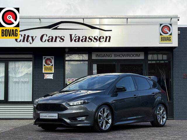 Ford FOCUS 1.5 EcoBoost ST Line RS uitvoering 150 pk automaat navigatie climate ctr cruise ctr bi-xenon led start/stop pdc v/a lmv 18 inch spoiler pakket dealer onderhouden
