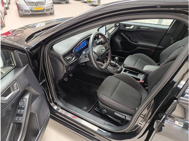 Ford FOCUS 1.0 EcoBoost Hybrid ST Line X Business