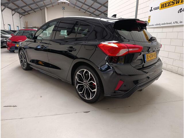Ford FOCUS 1.0 EcoBoost Hybrid ST Line X Business