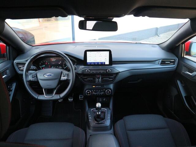 Ford FOCUS 1.0 EcoBoost ST Line Business 125pk met Comfort-, Design- en Winter Pack