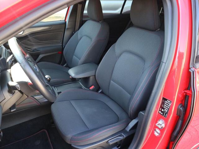 Ford FOCUS 1.0 EcoBoost ST Line Business 125pk met Comfort-, Design- en Winter Pack