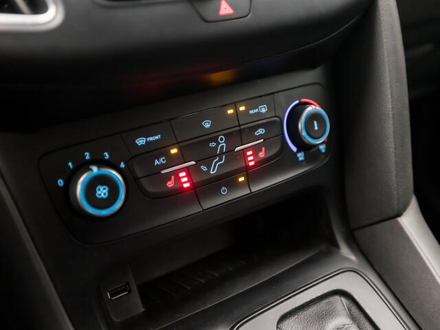 Ford FOCUS Wagon 1.0 Sport Automaat (APPLE CARPLAY, NAVIGATIE, STUUR/STOELVERWARMING, SPORTSTOELEN, PARKEERSENSOREN, CRUISE, LM VELGEN, NIEUWSTAAT)