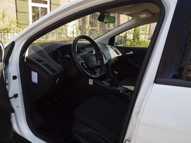 Ford FOCUS Wagon 1.0 Lease Edition | Nieuwe koppeling | Apple Carplay | Cruise Control | Parkeersensoren |