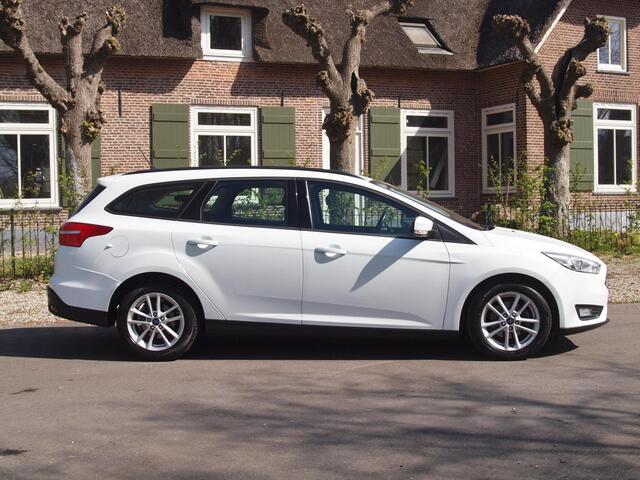 Ford FOCUS Wagon 1.0 Lease Edition | Nieuwe koppeling | Apple Carplay | Cruise Control | Parkeersensoren |