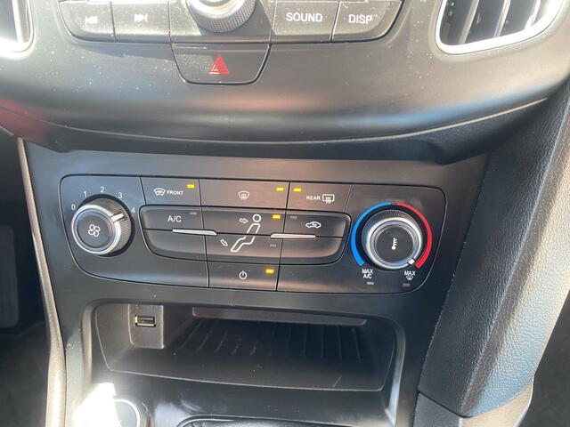 Ford FOCUS 1.0 Trend NAVI/AIRCO/CRUISE/NL AUTO/NW APK