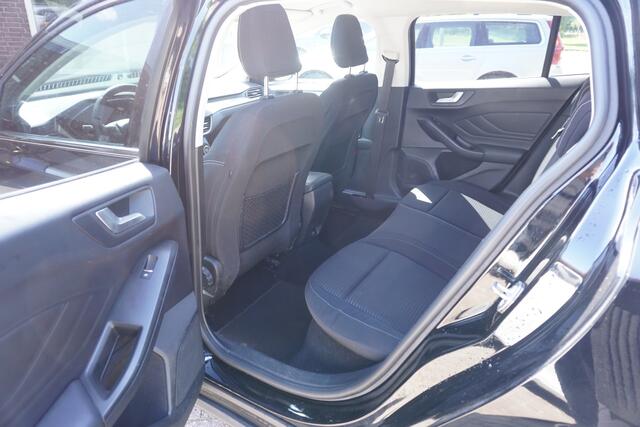 Ford FOCUS Wagon 1.0 EcoBoost Titanium Business AUTOMAAT TREKHAAK CARPLAY CLIMA CRUISE