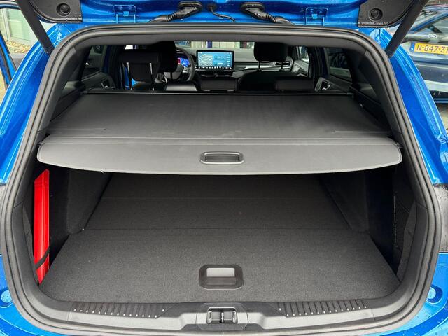 Ford FOCUS Wagon ST-Line X 1.0 Ecoboost Hybrid 155PK Automaat | ¤2.500,- FORD VOORDEEL | DIRECT LEVERBAAR! | Driver assistance pack | Winter pack | Parking pack