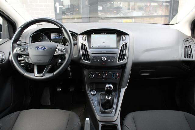 Ford FOCUS Wagon 1.0 Titanium / Navigatie / Carplay / Stoelverwarming