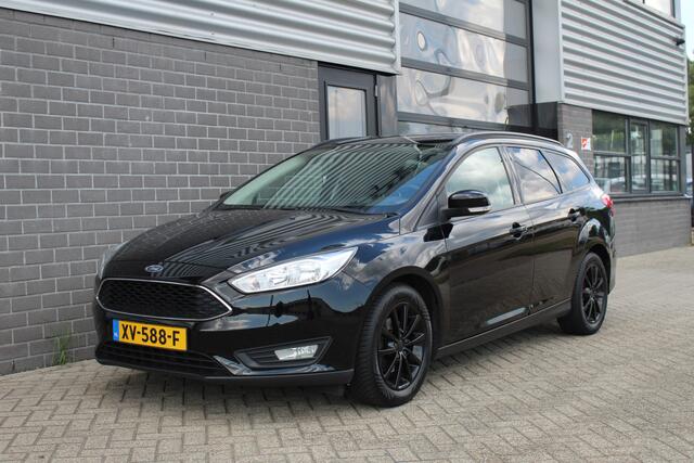 Ford FOCUS Wagon 1.0 Titanium / Navigatie / Carplay / Stoelverwarming
