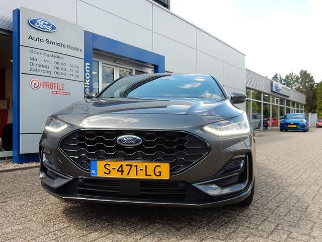 Ford FOCUS 125PK Hybrid ST Line Style | winter pack | Rode remklauwen | grote spoiler | Camera |