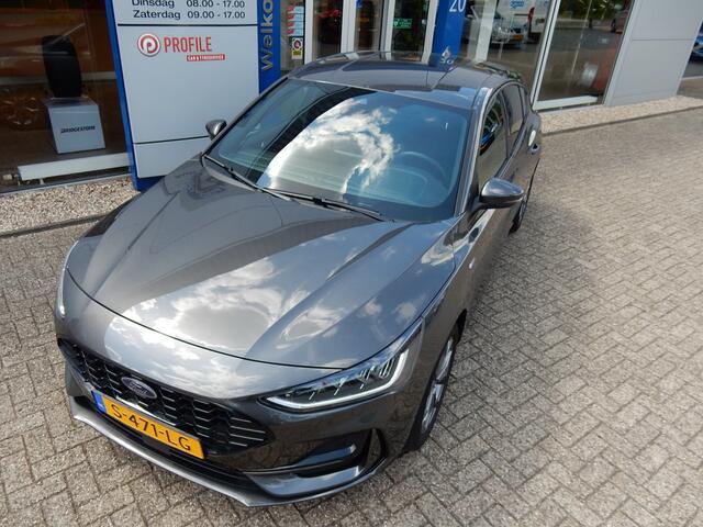 Ford FOCUS 125PK Hybrid ST Line Style | winter pack | Rode remklauwen | grote spoiler | Camera |