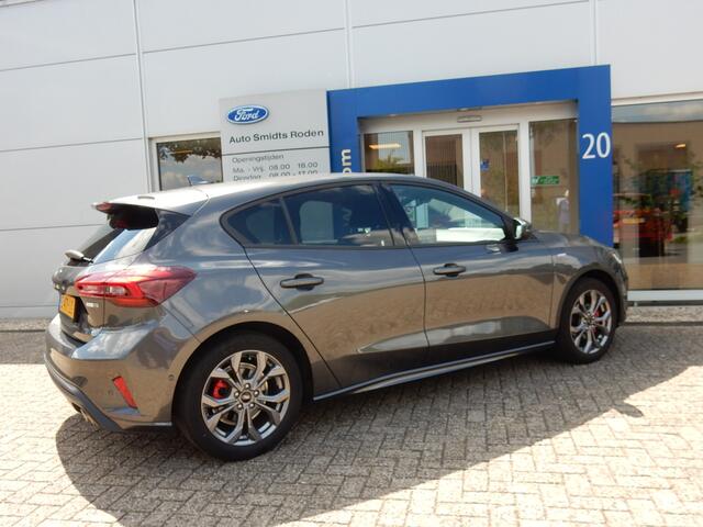 Ford FOCUS 125PK Hybrid ST Line Style | winter pack | Rode remklauwen | grote spoiler | Camera |