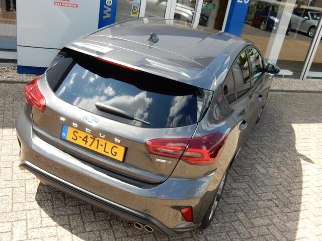 Ford FOCUS 125PK Hybrid ST Line Style | winter pack | Rode remklauwen | grote spoiler | Camera |