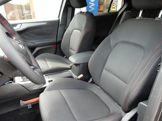 Ford FOCUS 125PK Hybrid ST Line Style | winter pack | Rode remklauwen | grote spoiler | Camera |