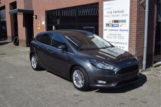 ford-focus-1.0-ecoboost--navi--cr